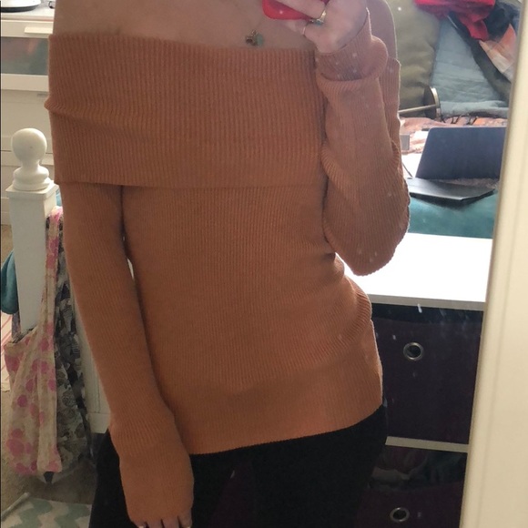 Forever 21 Off the Shoulder Sweater - Picture 5 of 5